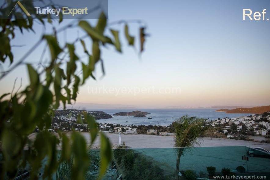 An exclusive development of 16 luxurious mansions with sea and nature views in Bodrum Turkbuku 0