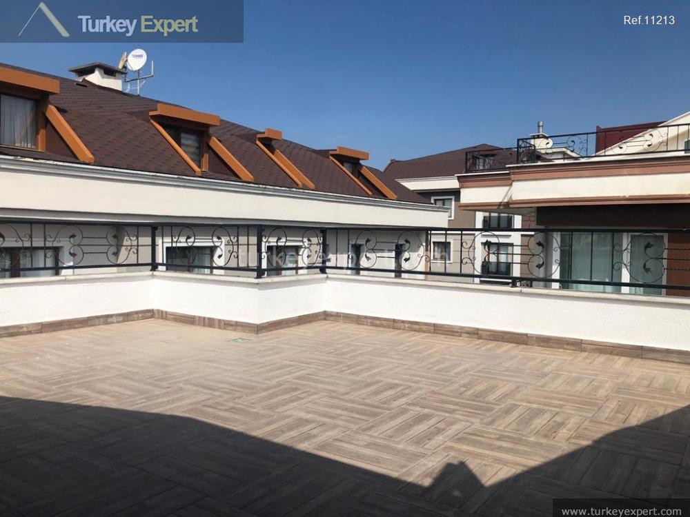 Duplex apartment for sale in Istanbul Beylikduzu with 3 bedrooms and 2 bathrooms 1