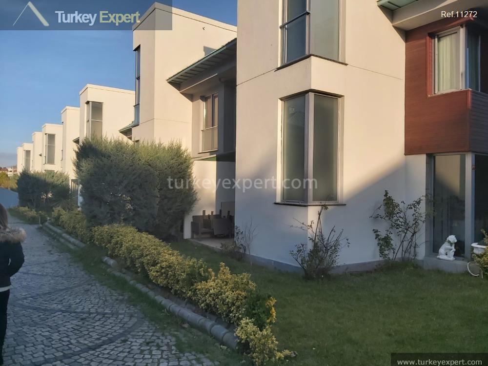 14spacious duplex villa in istanbul beylikduzu16