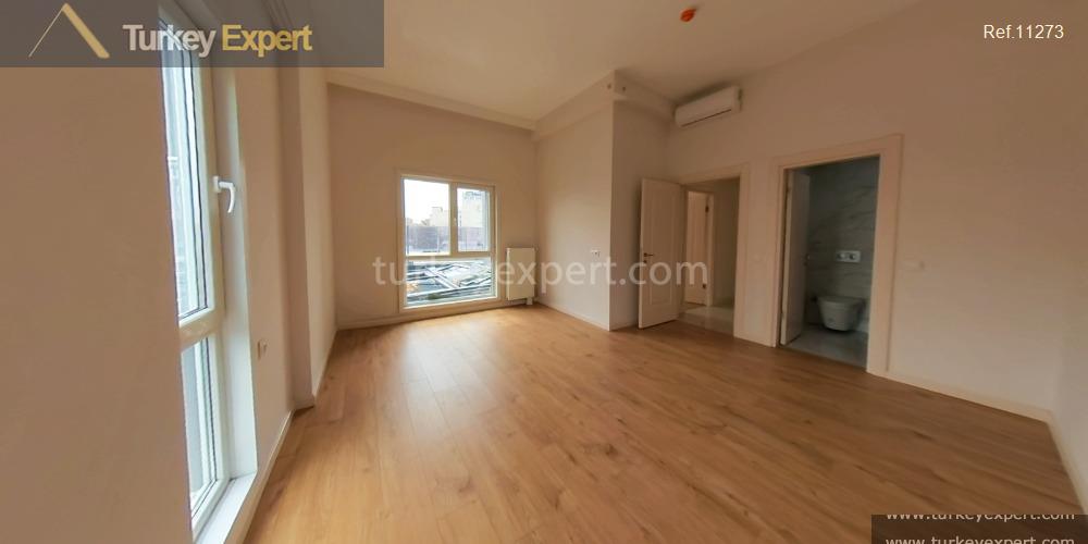 22resale apartment with an extensive terrace and amazing city view15