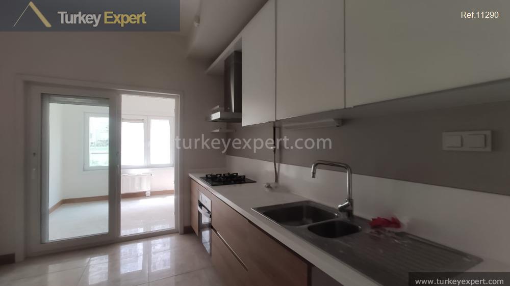 15spacious threebedroom apartment in a compound in istanbul bahcesehir13_midpageimg_