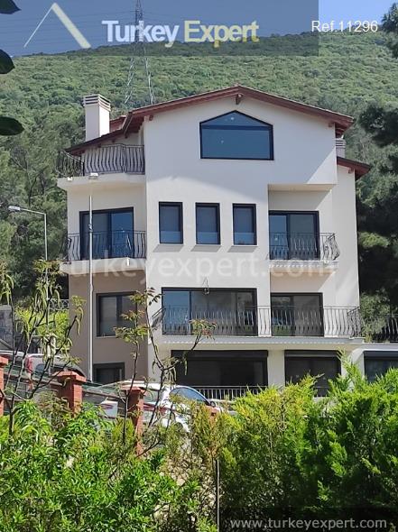 Home for sale in Izmir Urla with a spacious green garden 0