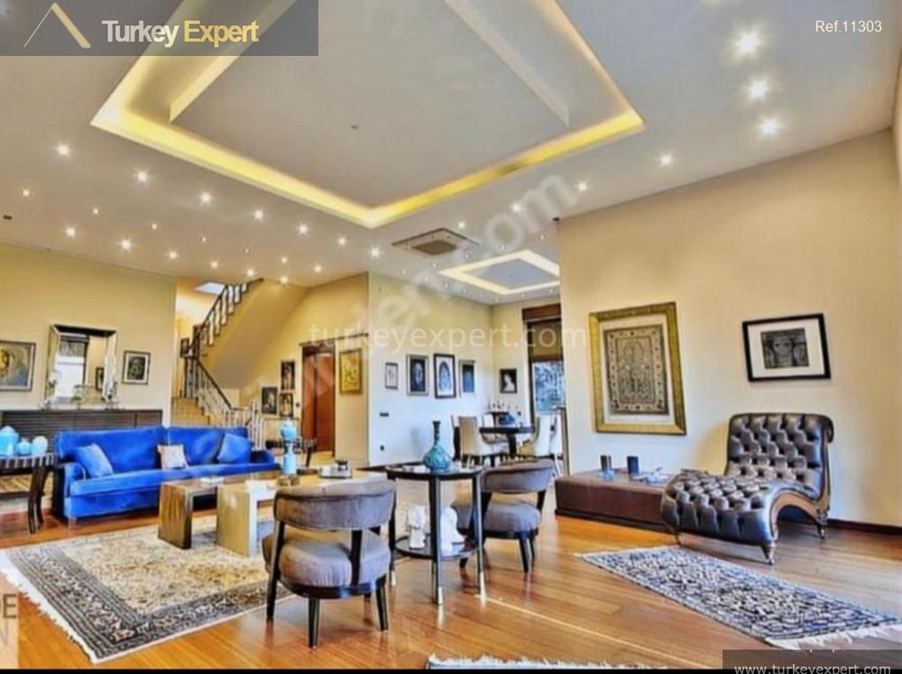 Spectacular triplex villa in Istanbul Zekeriyakoy with 10 rooms 0