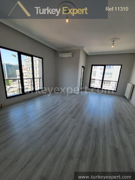 High-quality spacious apartments for sale in a central location in Istanbul Gayrettepe 2
