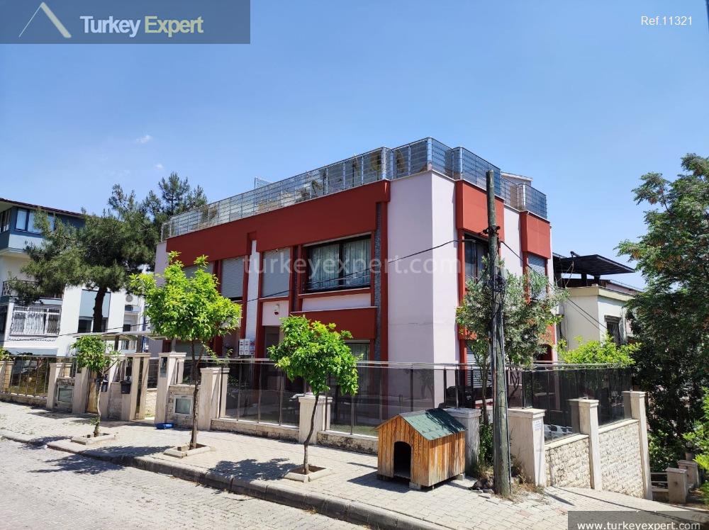 1spacious house for sale in izmir bornova with a private1