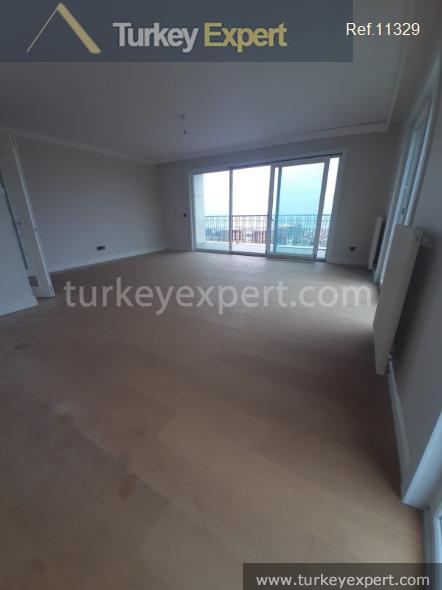 14spacious threebedroom apartment with a sea view in istanbul beylikduzu5