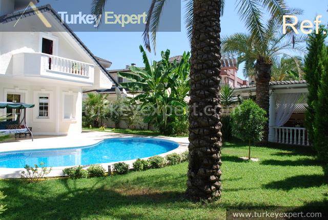 Idyllic detached villa for sale in Kemer with a private pool near the sea 0
