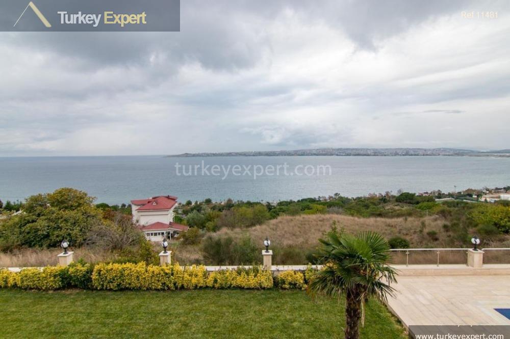 15spectacular triplex villa with a sea view in istanbul buyukcekmece12