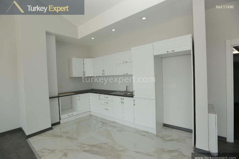 35ready to move spacious villas in a complex in istanbul50