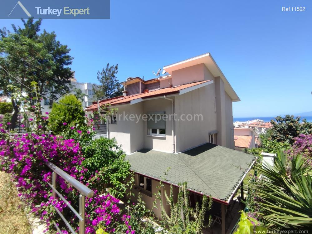 Stadthaus im Zentrum von Kusadasi mit Blick auf das Meer und den Hafen 1