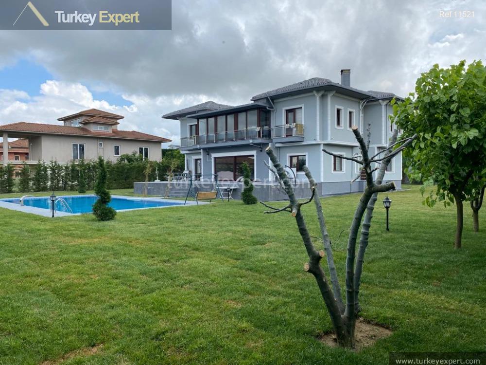13spectacular detached villa with a swimming pool in istanbul buyukcekmece5