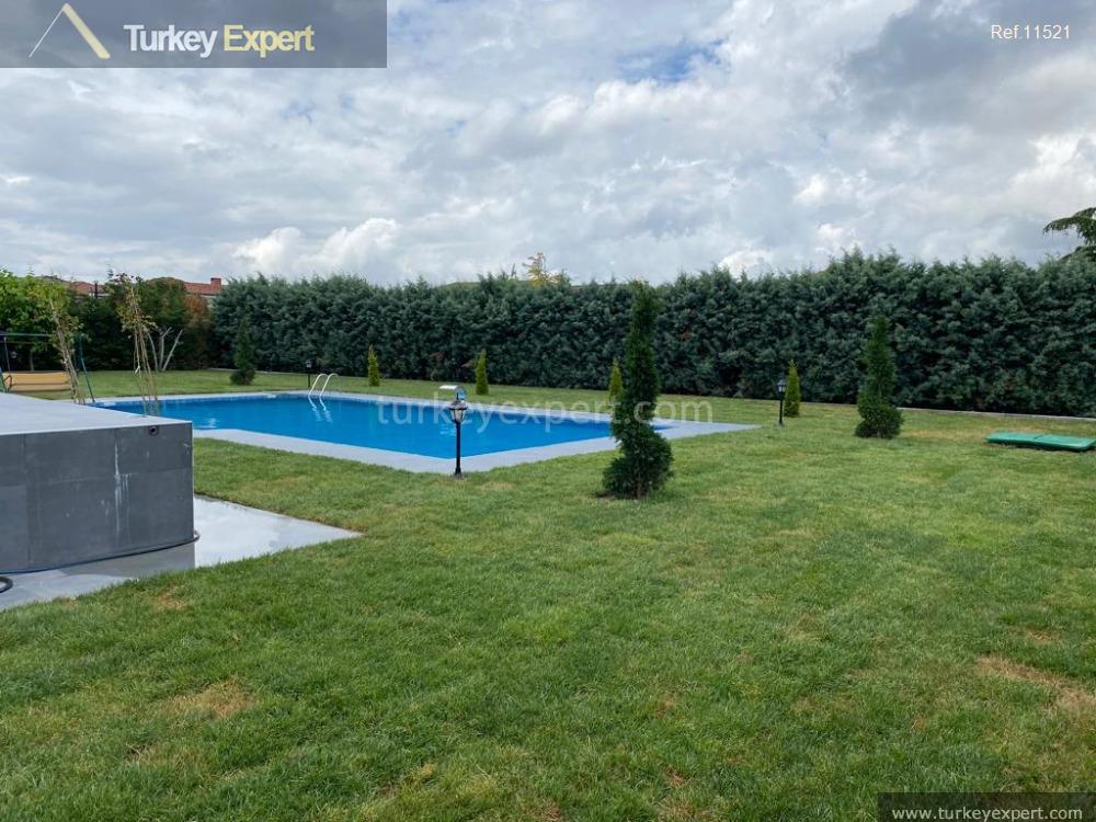 17spectacular detached villa with a swimming pool in istanbul buyukcekmece10