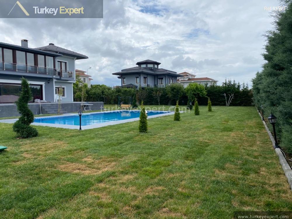 17spectacular detached villa with a swimming pool in istanbul buyukcekmece3