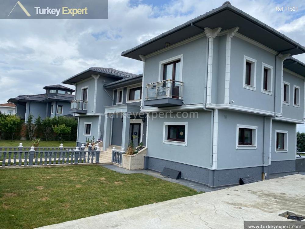 21spectacular detached villa with a swimming pool in istanbul buyukcekmece11