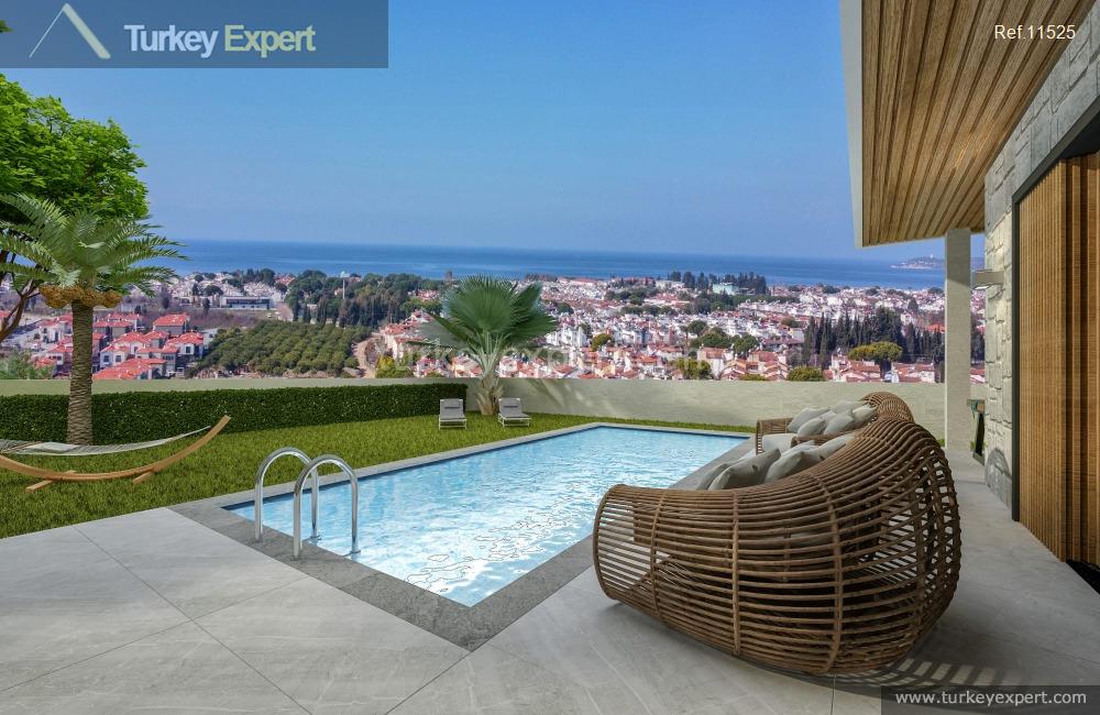 Bungalow-style villas with sea views and private swimming pools in Kusadasi 0