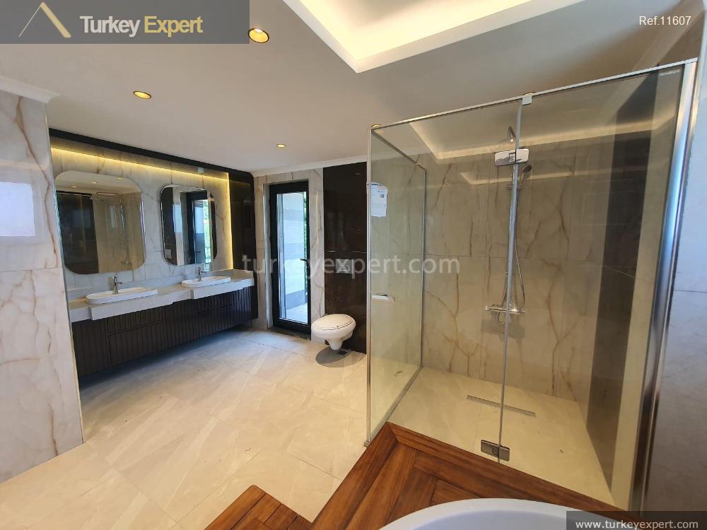Deluxe villa with Bosphorus view in Istanbul Sariyer 3