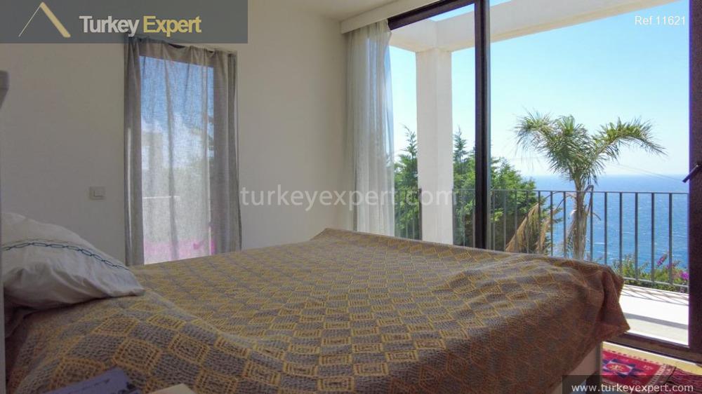 Spacious waterfront villa with private pool and large garden in Bodrum Yalikavak 0