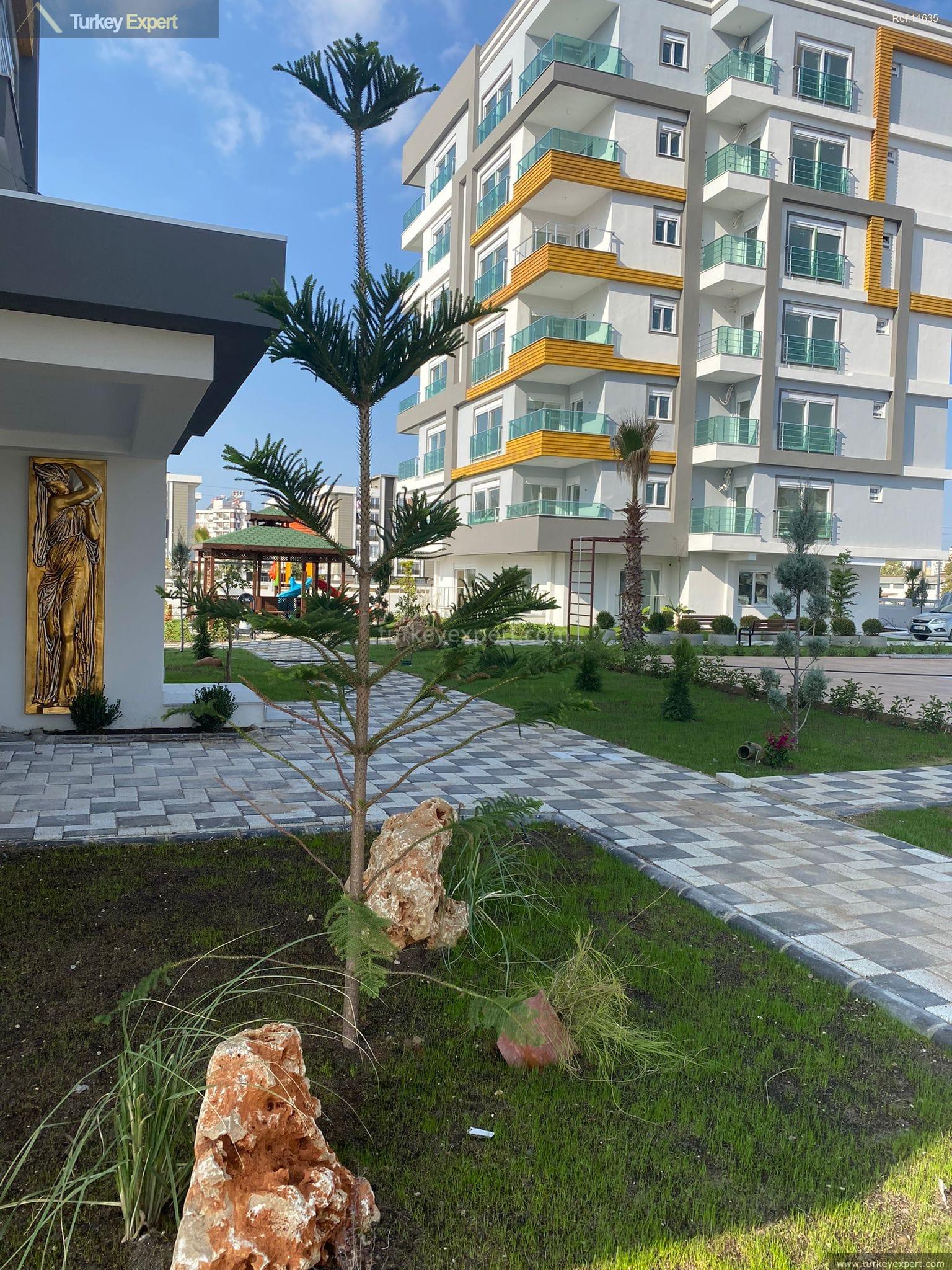 new apartments for sale with an outdoor pool in kepez1