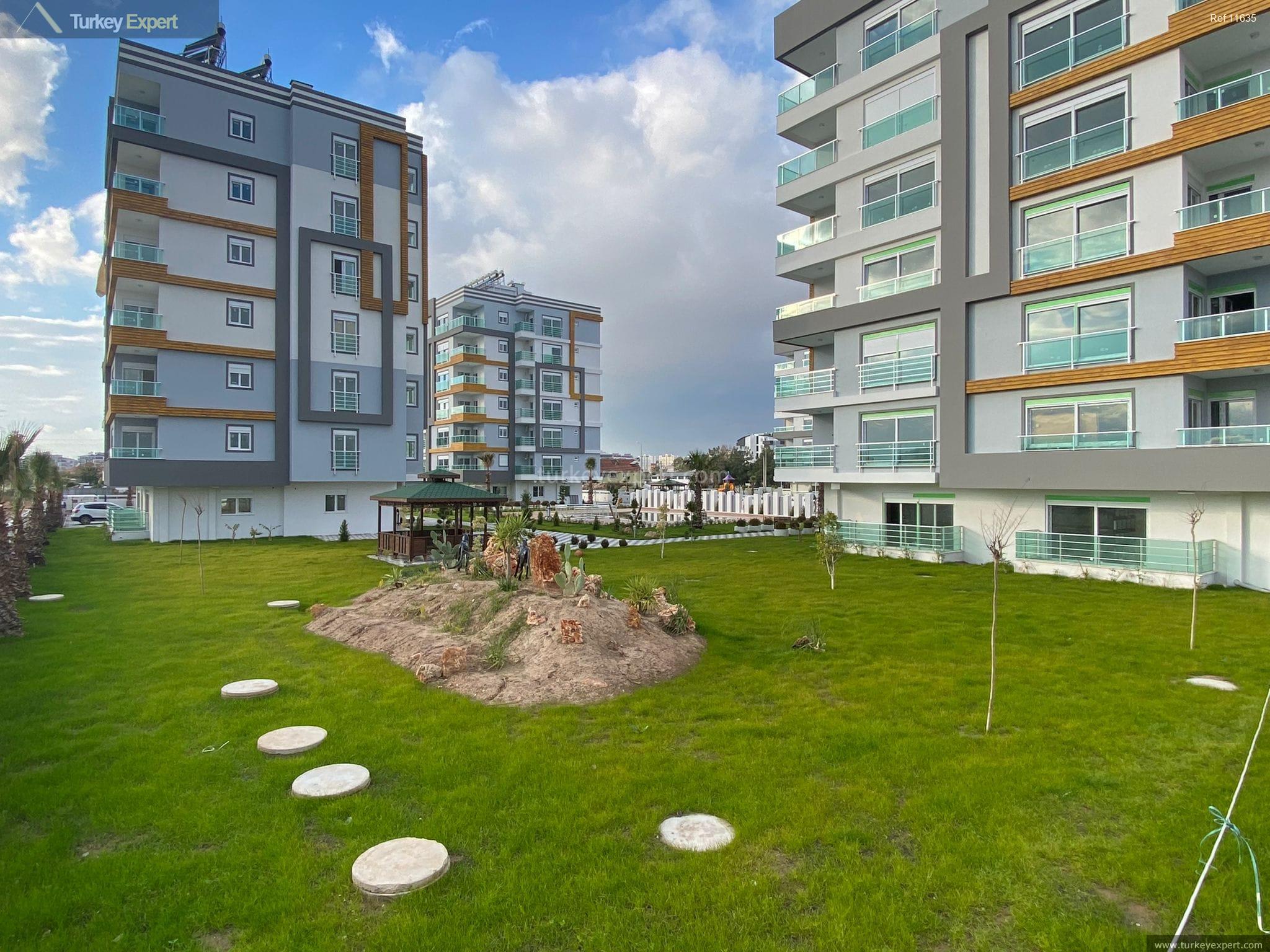 new apartments for sale with an outdoor pool in kepez10