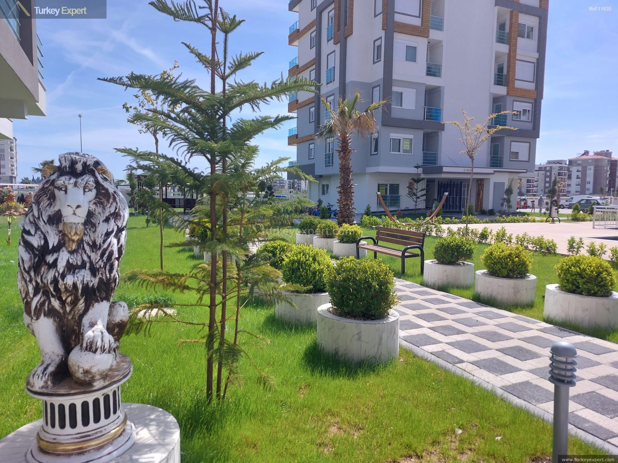 new apartments for sale with an outdoor pool in kepez25