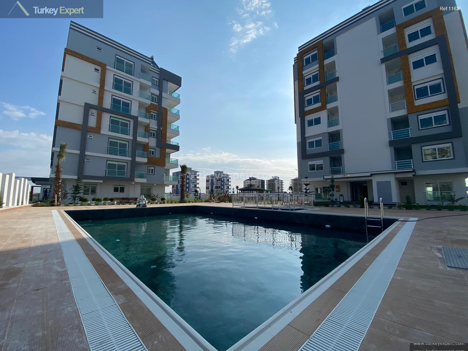 new apartments for sale with an outdoor pool in kepez4