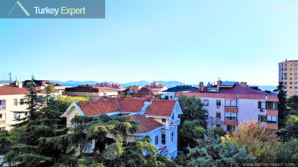 Spacious apartment for sale in Bagdat Street, Istanbul 0