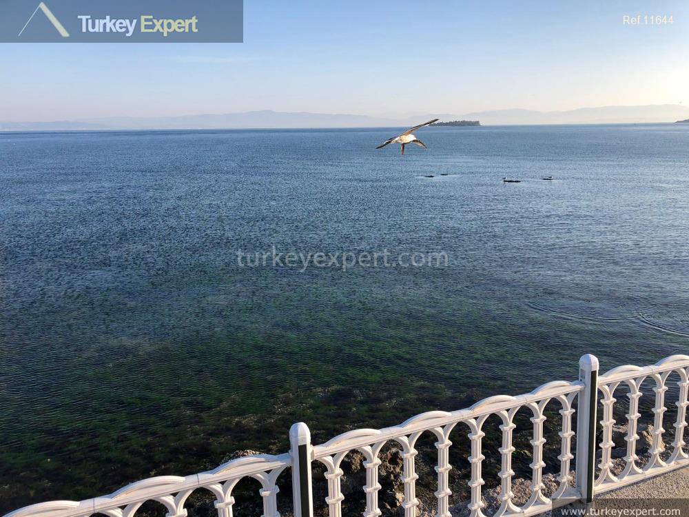 فيلا فسيحة من 8 غرف نوم ضمن مجمع على الواجهة البحرية في إسطنبول، توزلا 0