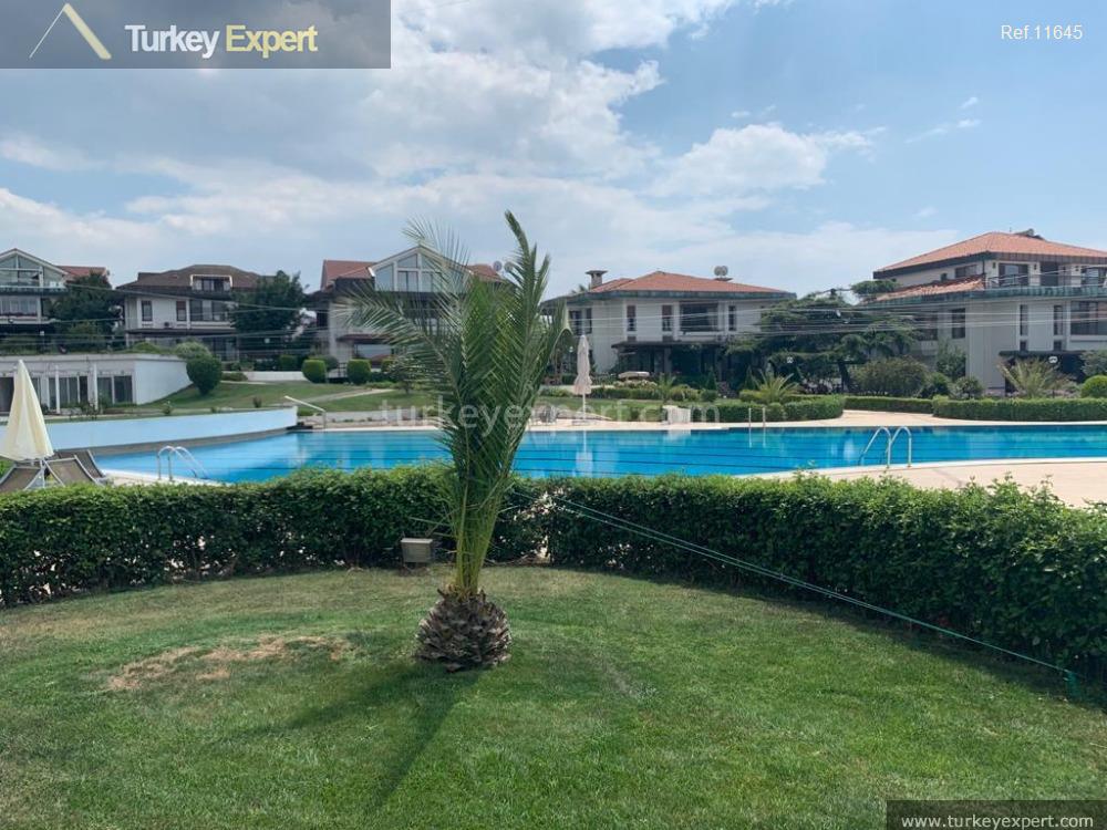 Villa for sale in a seafront complex with facilities, Istanbul Tuzla 0