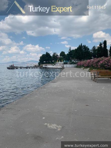 Villa for sale in a seafront complex with facilities, Istanbul Tuzla 1