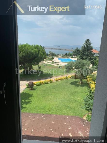 28istanbul tuzla duplex villa in a seafront complex with facilities16