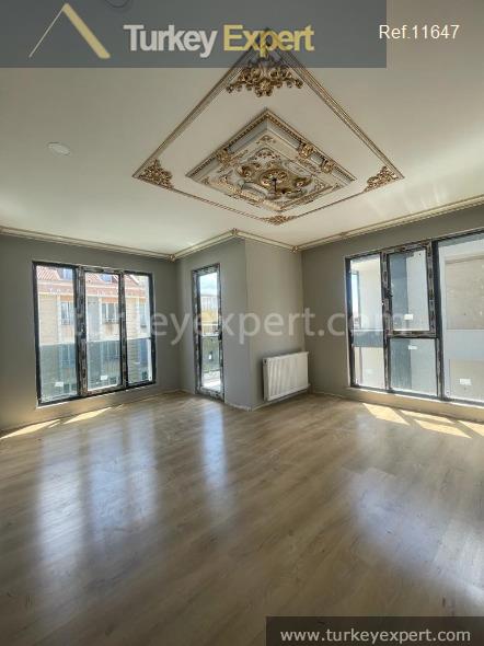 Spacious duplex apartment for sale in Istanbul Beylikduzu 0