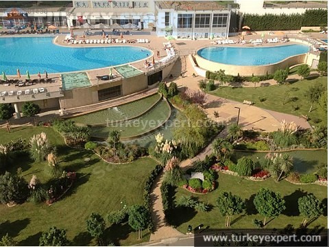 4spacious and bright apartment for sale in istanbul maslak suitable