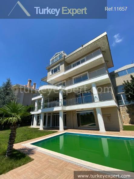 11stunning 4story villa with 5 bedrooms and a swimming pool1