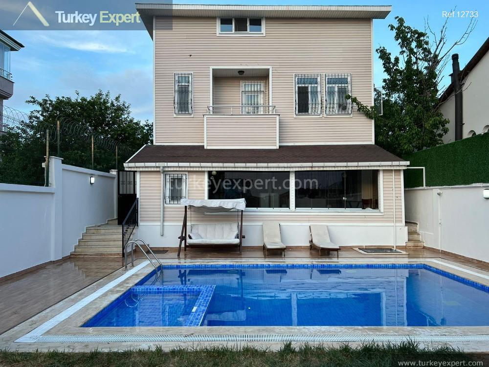 1detached 4bedroom villa for sale in istanbul beylikduzu suitable for