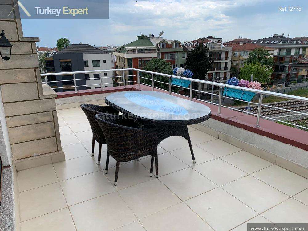 Resale duplex apartment in Istanbul Yesilkoy 2