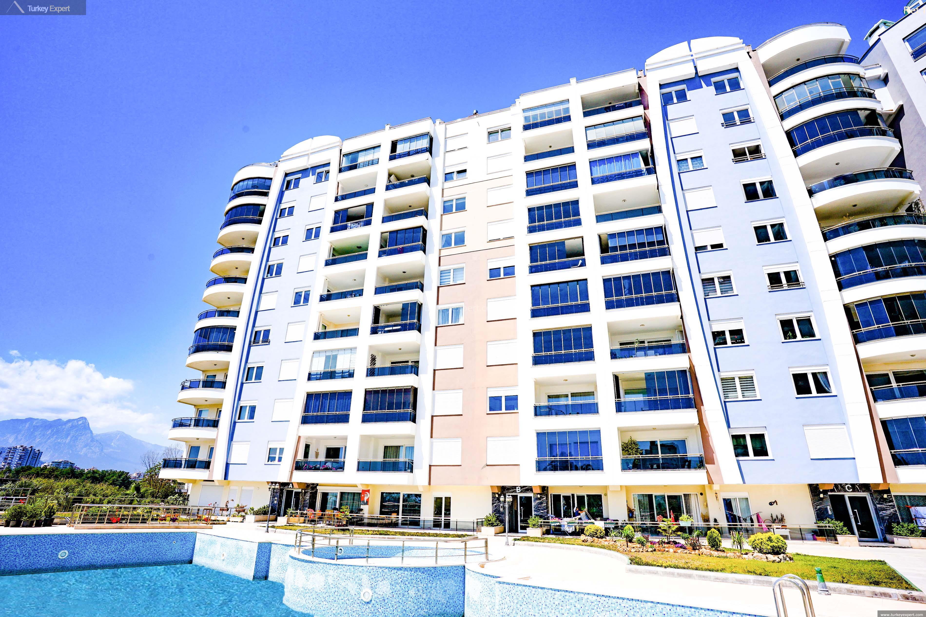 102luxury apartments in konyaalti antalya with sea views.