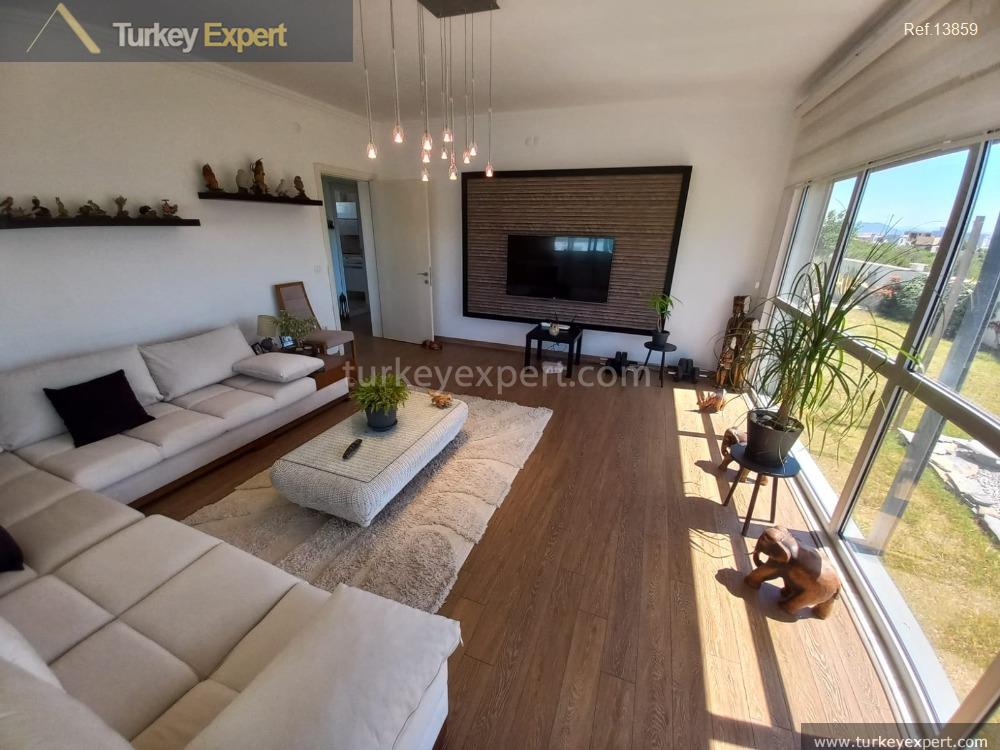 _fi_private and independent fully furnished petfriendly villa with pool located12