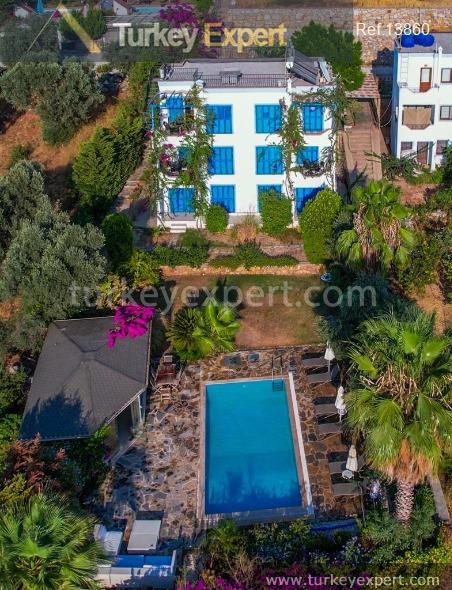 complete building with 3 modern apartments for sale in bodrum27