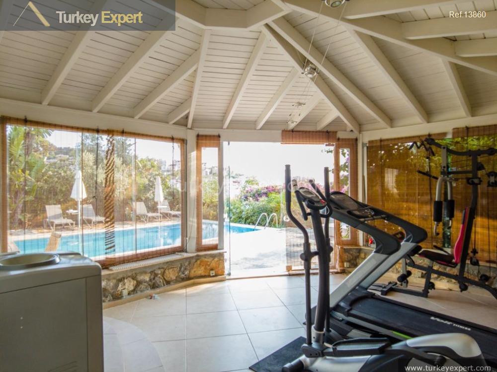 Bâtiment complet avec 3 appartements modernes à vendre dans le centre de Bodrum 1