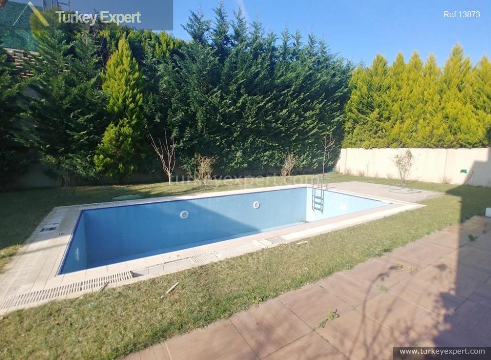 6-bedroom villa for sale in Istanbul Sariyer with a private pool 0
