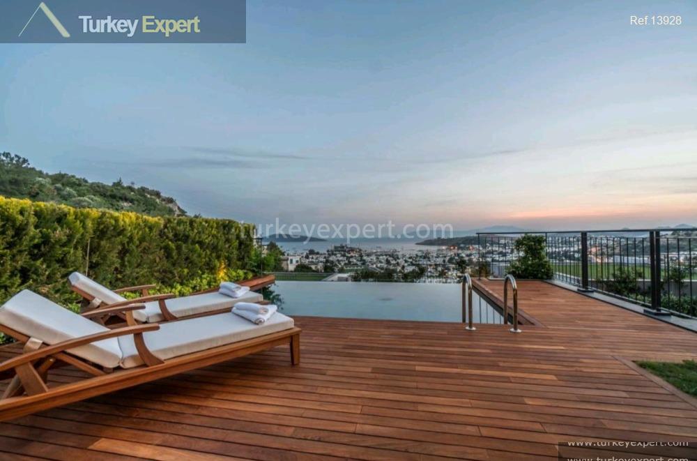 01storey villa with pool and magnificent sea and castle views15