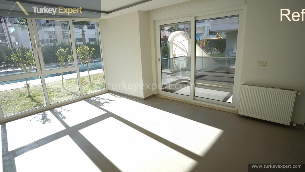 Apartments for sale in Antalya Konyaalti in a complex with facilities 1