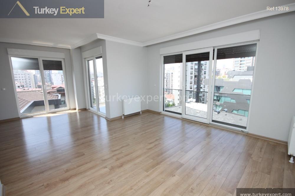 Spacious apartment for sale in Istanbul Kadikoy 0