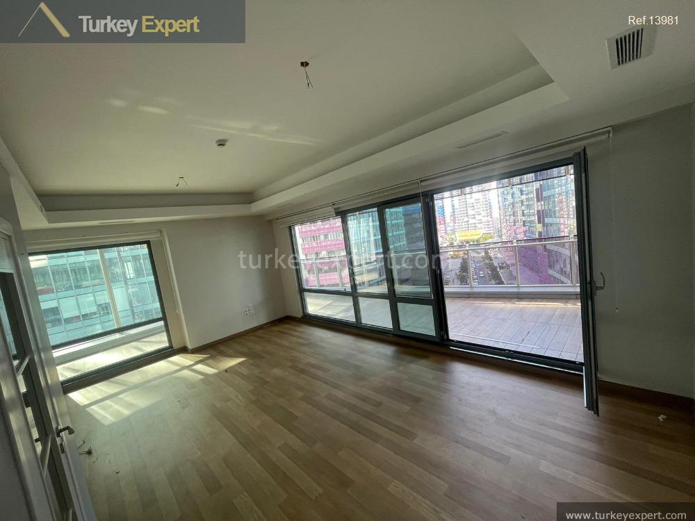 На продажу просторная недвижимость в Стамбуле, Маслак, с исключительными удобствами 1