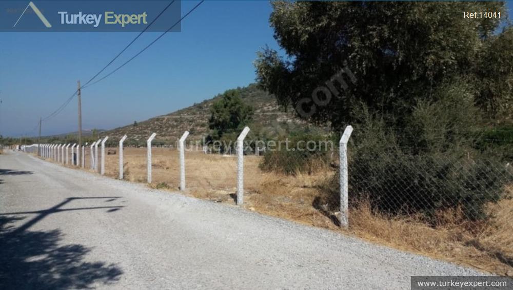 Building land for sale close to the beach in Kusadasi 0