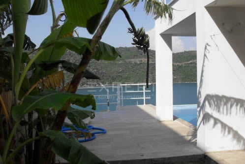 Independent off-plan villa with private infinity swimming pool