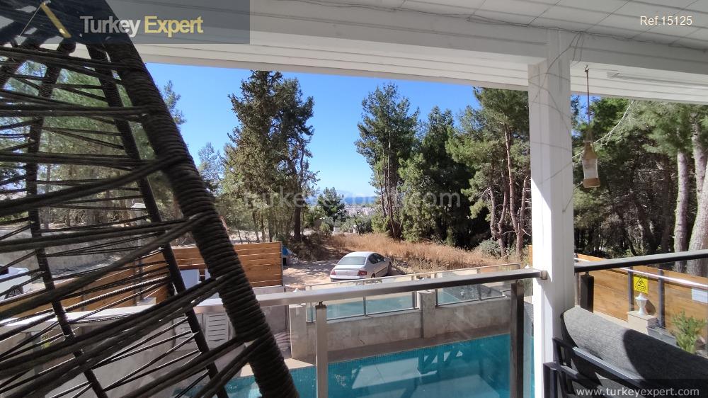 01independent and petfriendly villa with pool and sea views in