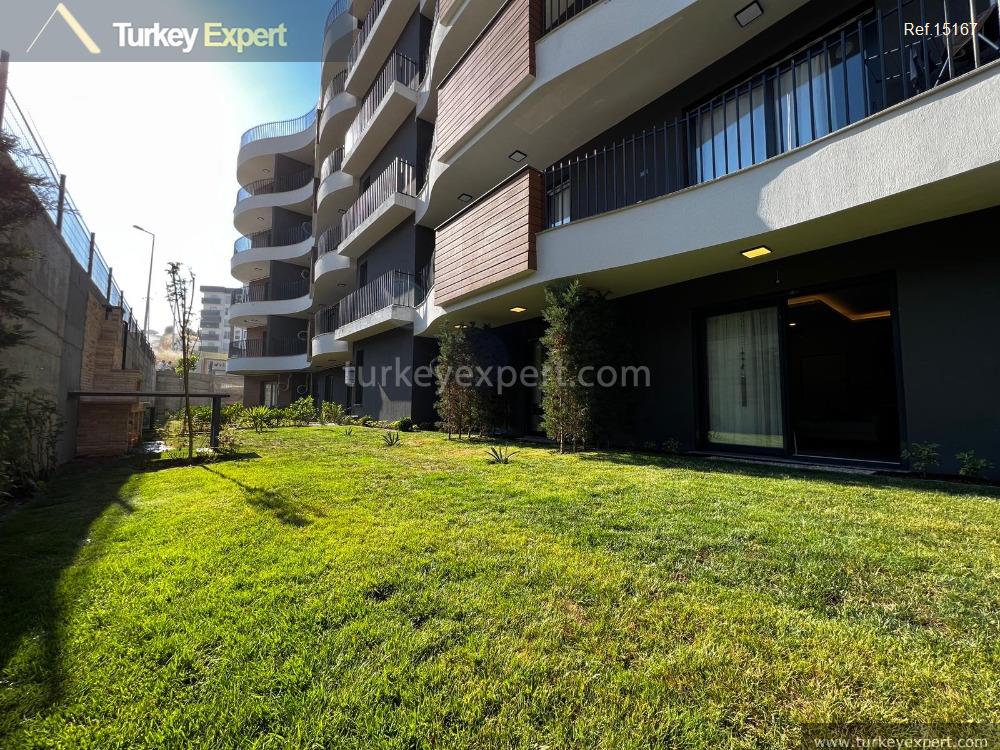 new and furnished 2bedroom apartment with private garden in the10