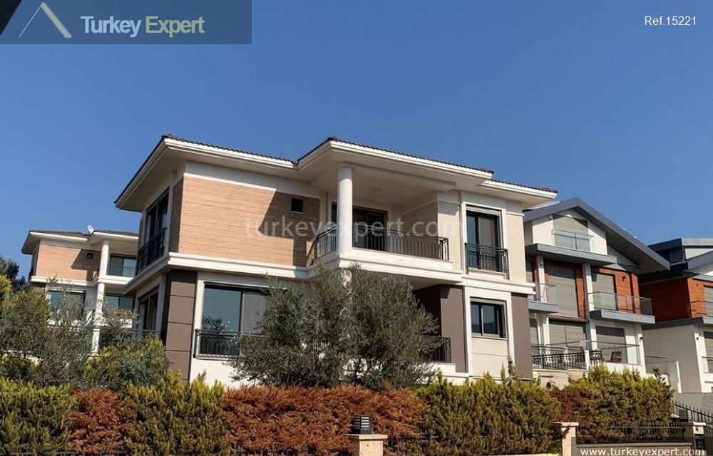1011spacious duplex villa for rent in izmir guzelbahce with a