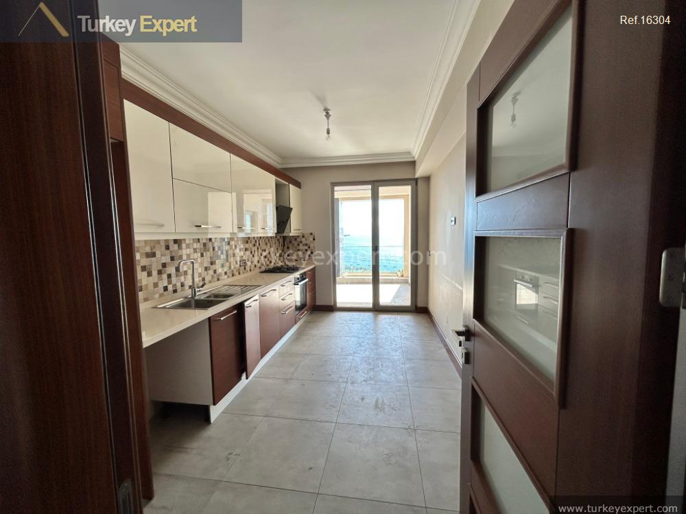 115luxury apartment with full sea view in istanbul pendik7